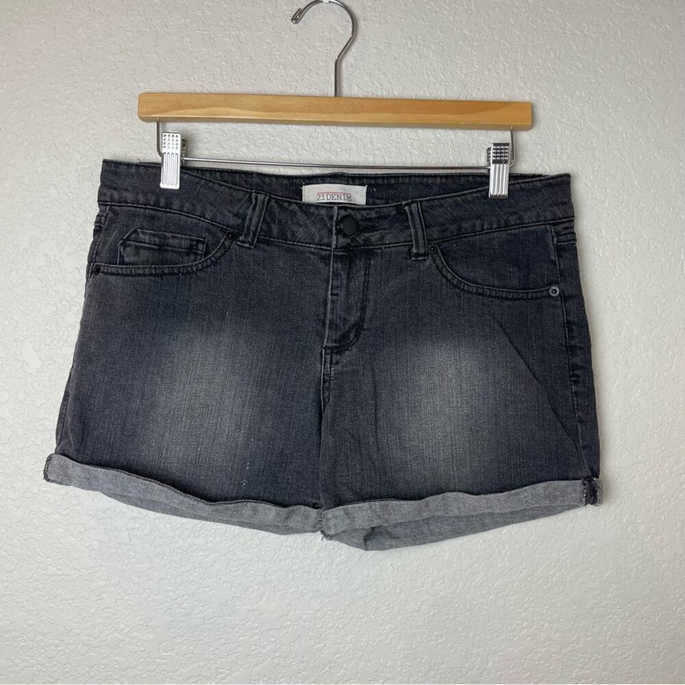 FOREVER 21 2.1 Denim Black Denim Cuffed Shorts Size 28